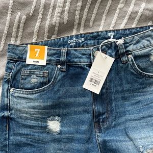 Refuge mom Jean. brand new. Size 7